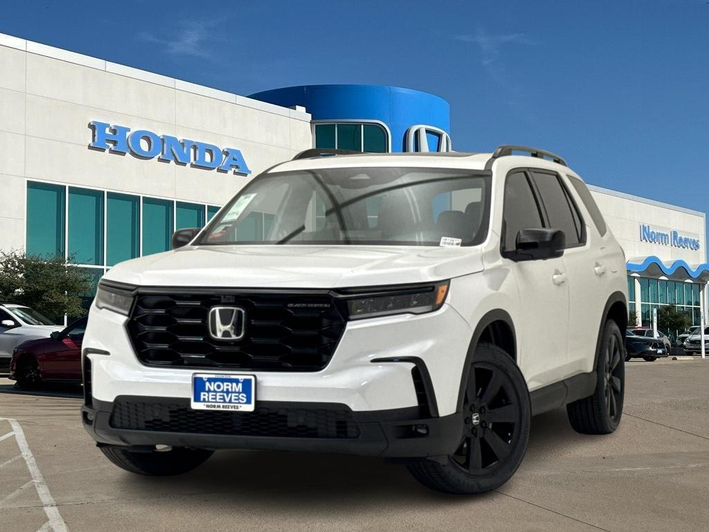 new 2025 Honda Pilot car, priced at $54,985