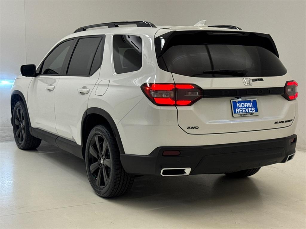 new 2025 Honda Pilot car, priced at $52,181