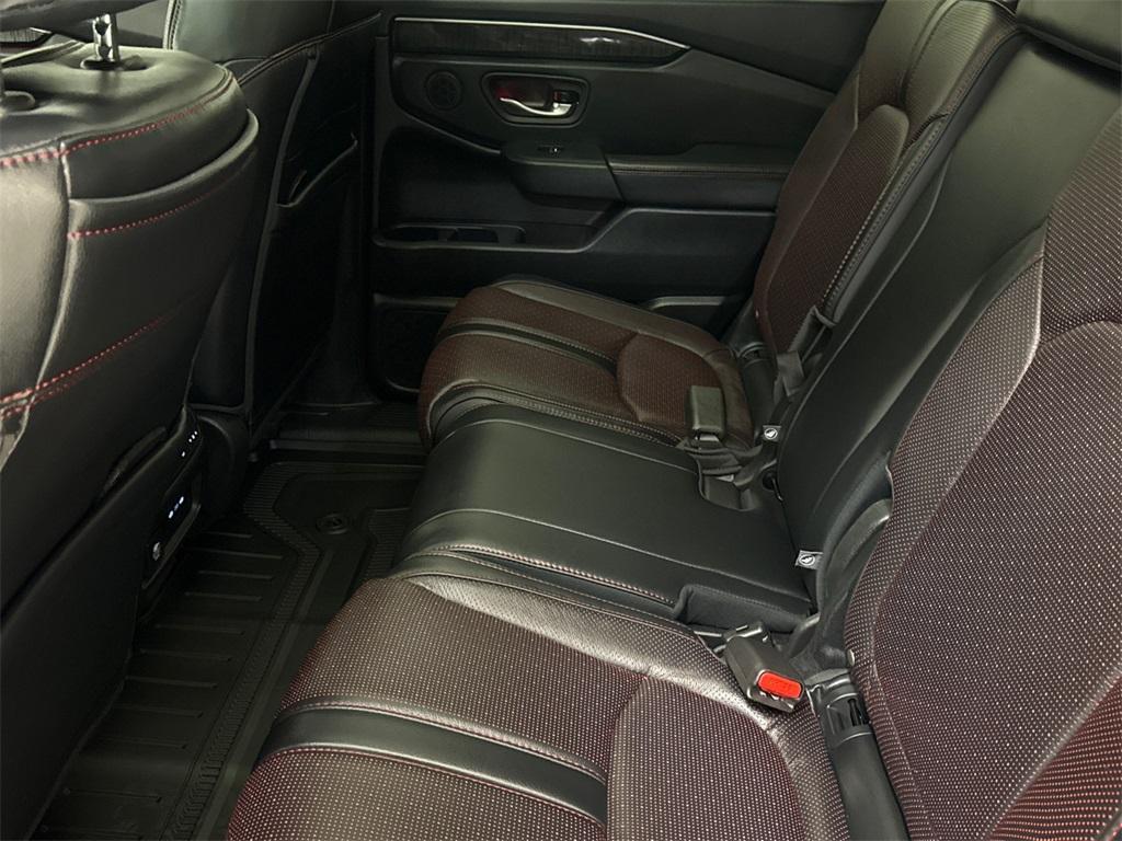 new 2025 Honda Pilot car, priced at $52,181