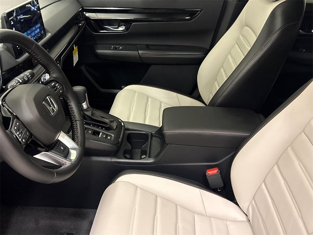new 2025 Honda CR-V Hybrid car, priced at $42,495