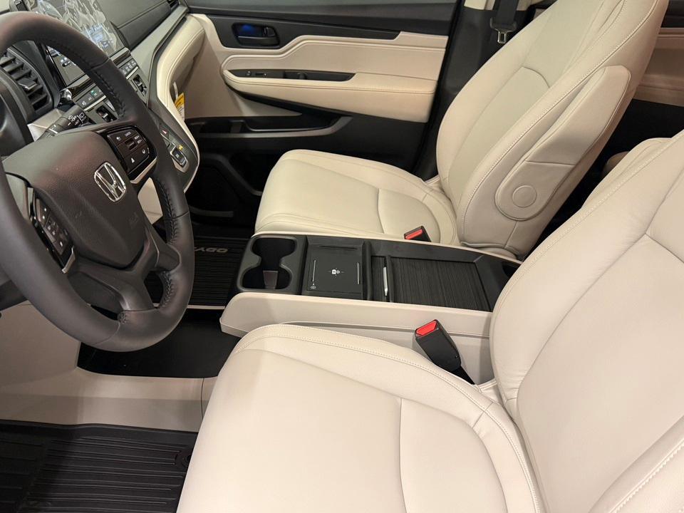 new 2026 Honda Odyssey car, priced at $43,290