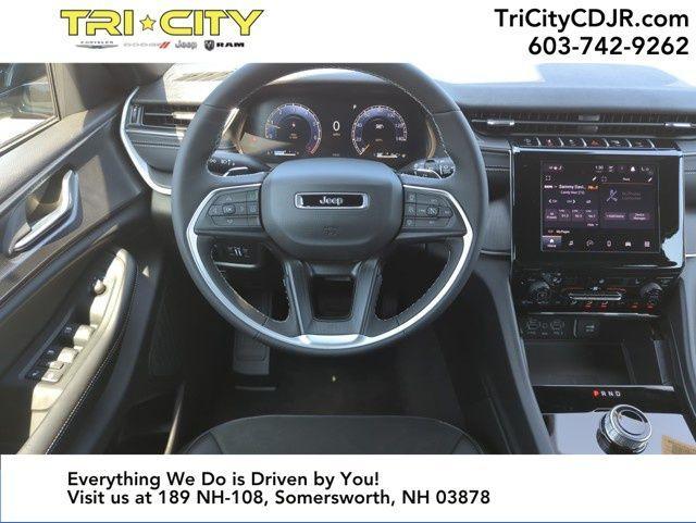 new 2025 Jeep Grand Cherokee car, priced at $40,990