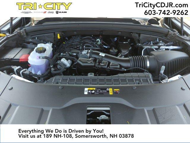 new 2025 Jeep Grand Cherokee car, priced at $40,990