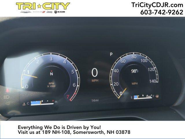 new 2025 Jeep Grand Cherokee car, priced at $40,990
