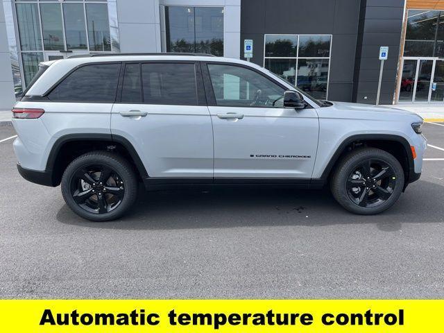 new 2024 Jeep Grand Cherokee car, priced at $46,999