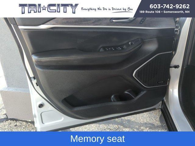 used 2022 Jeep Grand Cherokee car, priced at $32,997