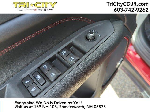 new 2025 Jeep Compass car, priced at $34,500