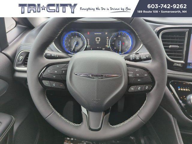 new 2025 Chrysler Pacifica car, priced at $53,026