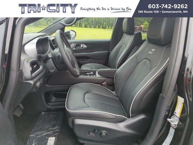 new 2025 Chrysler Pacifica car, priced at $53,026