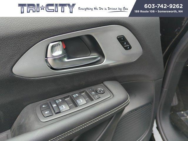 new 2025 Chrysler Pacifica car, priced at $53,026
