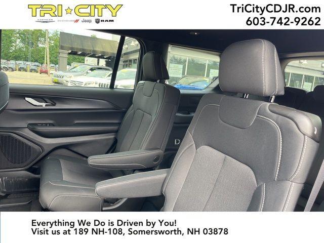 new 2024 Jeep Grand Cherokee L car, priced at $34,900