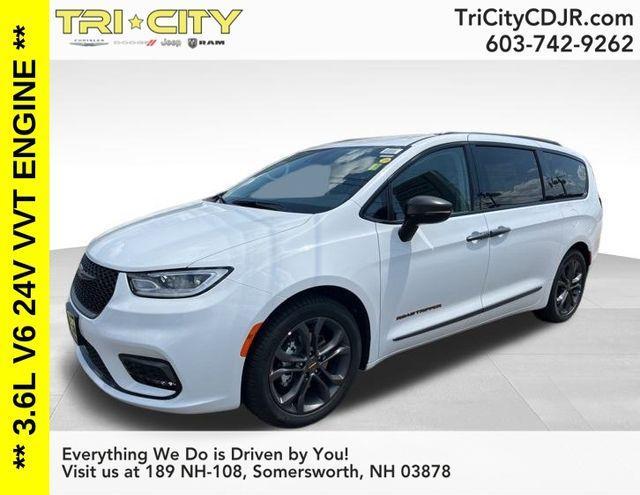 new 2024 Chrysler Pacifica car, priced at $38,744