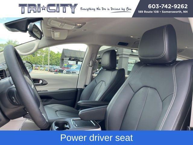 new 2024 Chrysler Pacifica car, priced at $39,999