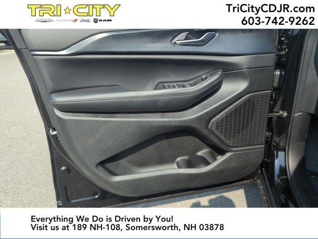 new 2025 Jeep Grand Cherokee L car, priced at $43,593