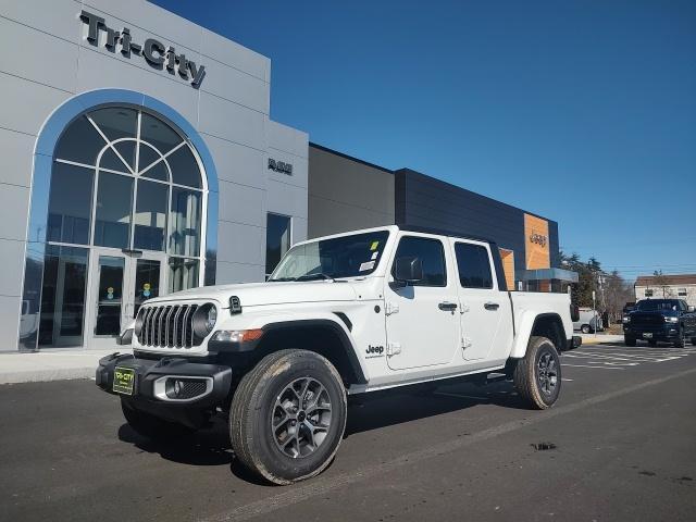 new 2024 Jeep Gladiator car, priced at $45,700