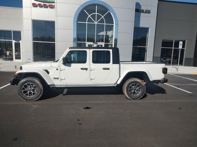 new 2024 Jeep Gladiator car, priced at $45,700