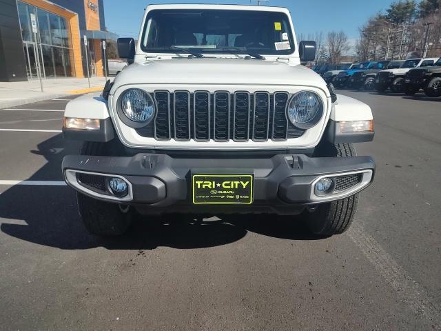 new 2024 Jeep Gladiator car, priced at $45,700