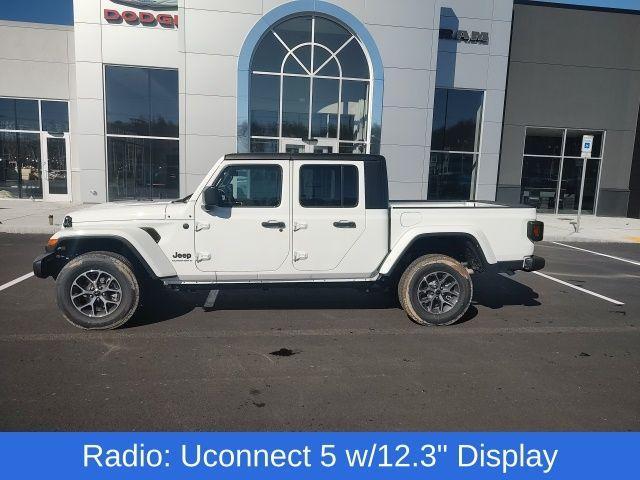 new 2024 Jeep Gladiator car, priced at $41,980