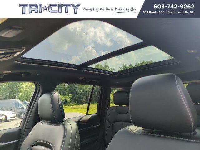 new 2025 Jeep Grand Cherokee car, priced at $49,166