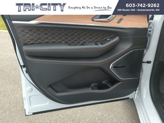 new 2025 Jeep Grand Cherokee car, priced at $62,016