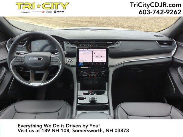 new 2025 Jeep Grand Cherokee car, priced at $48,009