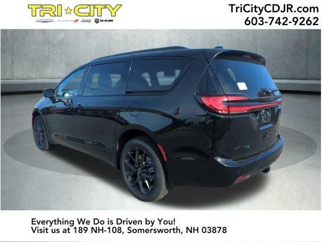 new 2026 Chrysler Pacifica car, priced at $55,755