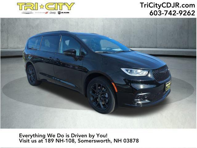 new 2026 Chrysler Pacifica car, priced at $55,755