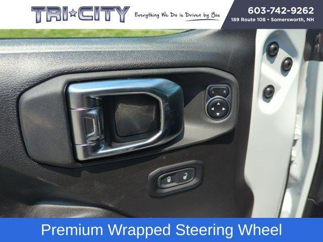 new 2025 Jeep Wrangler car, priced at $48,535