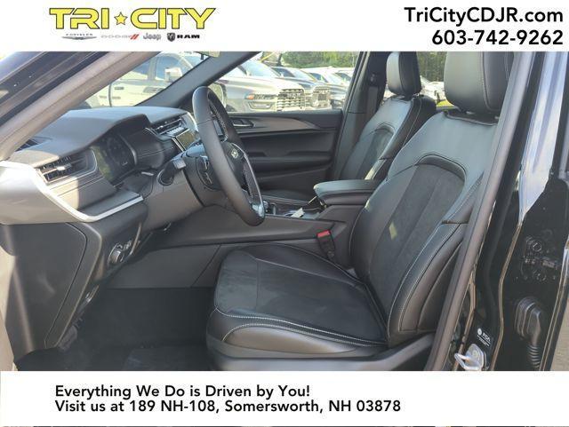 new 2025 Jeep Grand Cherokee car, priced at $42,981