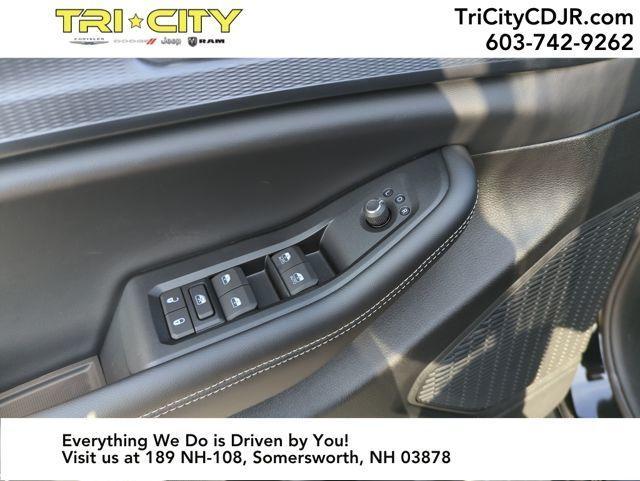 new 2025 Jeep Grand Cherokee car, priced at $42,981