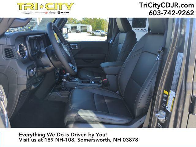 new 2025 Jeep Gladiator car, priced at $51,385