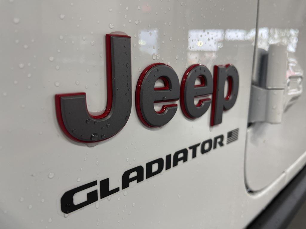 new 2026 Jeep Gladiator car, priced at $65,815