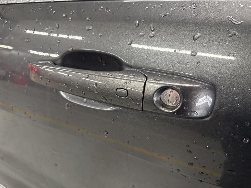 used 2018 Jeep Grand Cherokee car, priced at $15,496