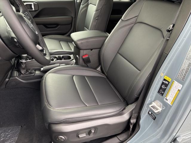 new 2025 Jeep Gladiator car, priced at $45,327