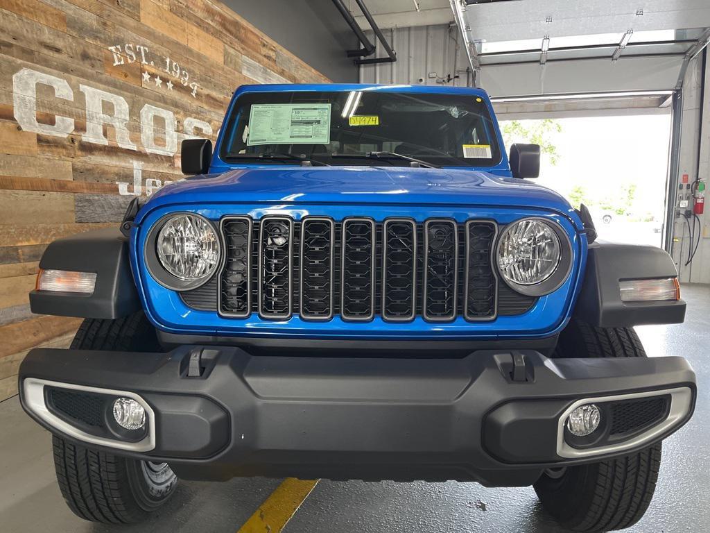 new 2025 Jeep Gladiator car, priced at $38,000