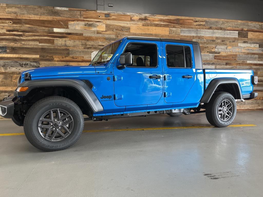 new 2025 Jeep Gladiator car, priced at $38,000