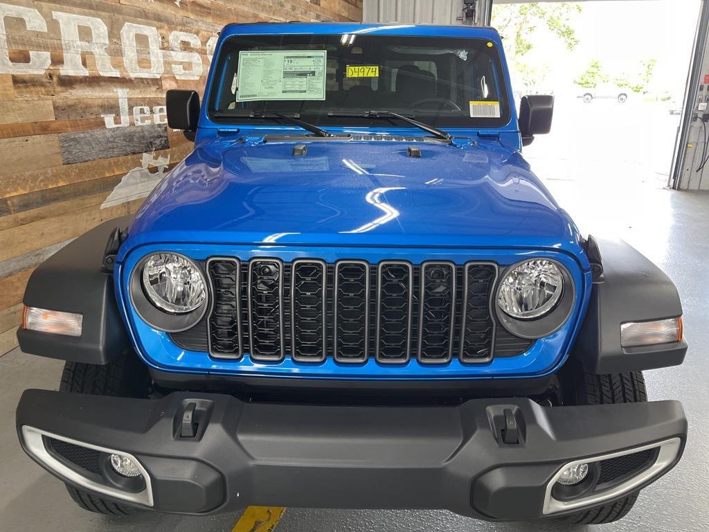 new 2025 Jeep Gladiator car, priced at $38,000