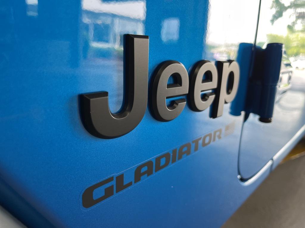 new 2025 Jeep Gladiator car, priced at $38,000