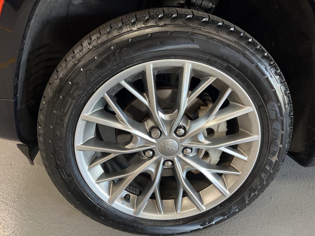 used 2023 Jeep Grand Cherokee car, priced at $40,000