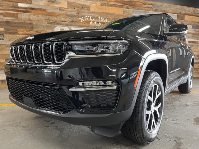 new 2025 Jeep Grand Cherokee car, priced at $42,733