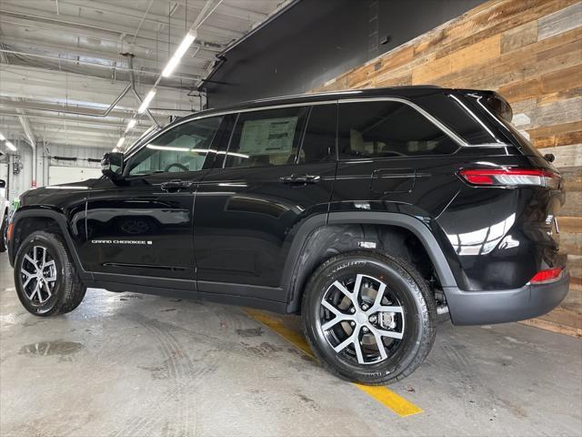 new 2025 Jeep Grand Cherokee car, priced at $42,733