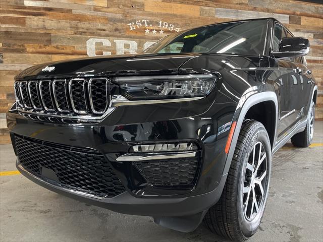 new 2025 Jeep Grand Cherokee car, priced at $42,733