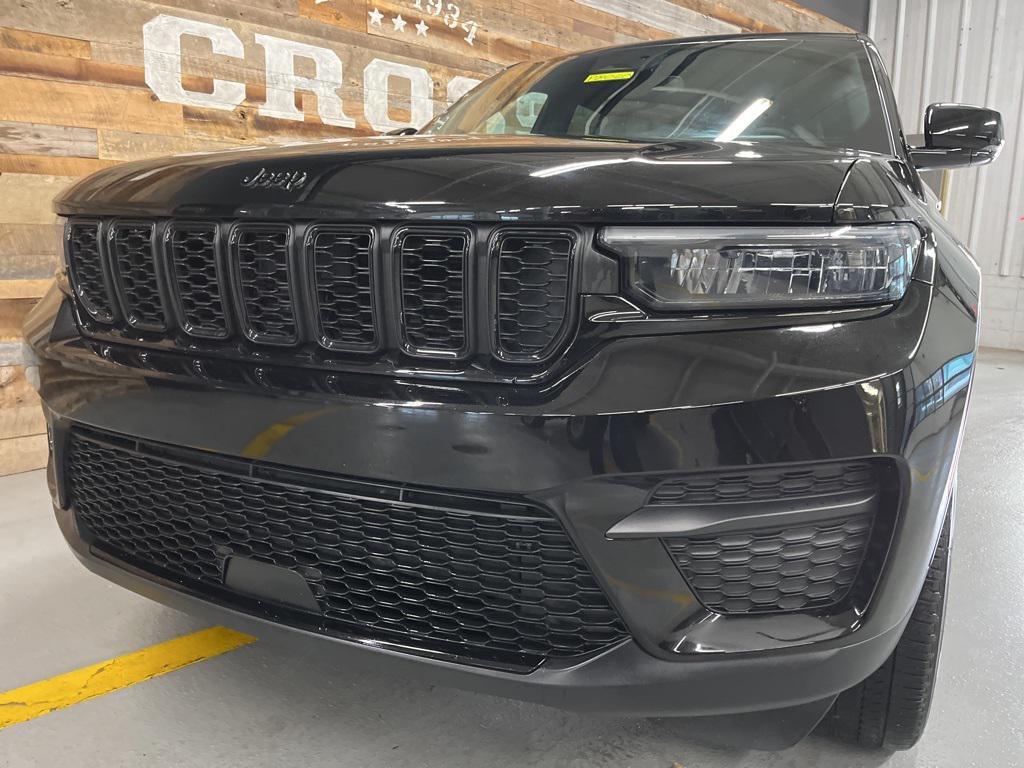 used 2024 Jeep Grand Cherokee car, priced at $30,000