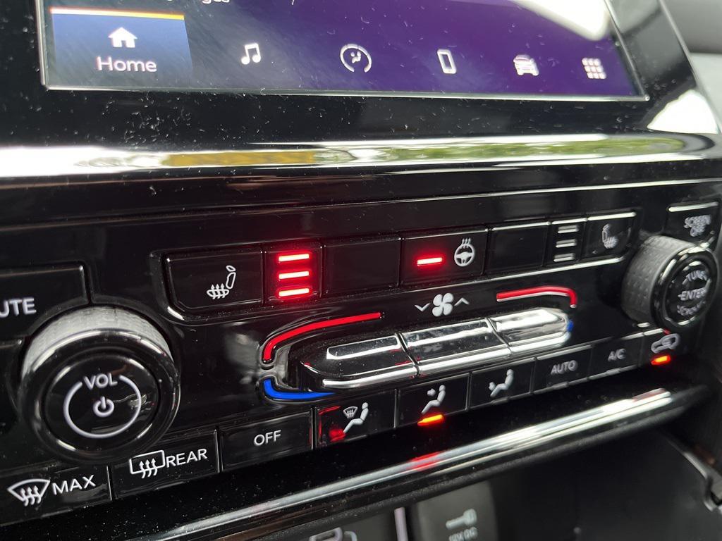 used 2024 Jeep Grand Cherokee car, priced at $30,000