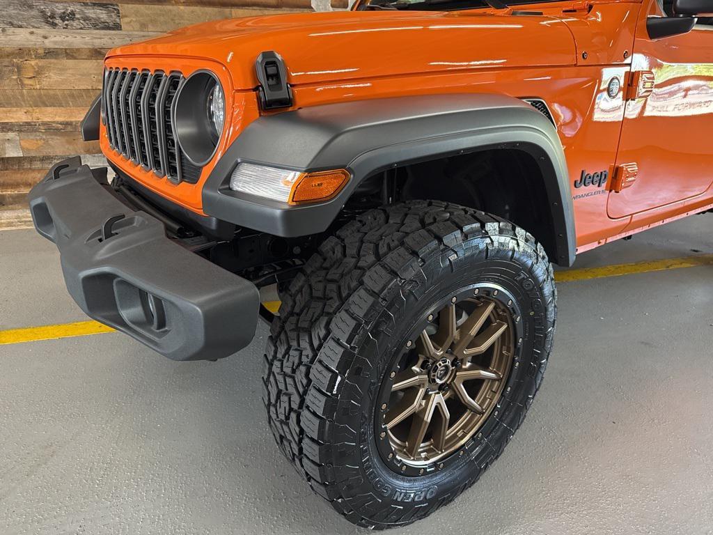 new 2025 Jeep Wrangler car, priced at $47,522