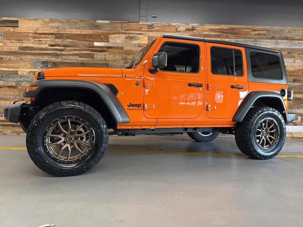new 2025 Jeep Wrangler car, priced at $47,522