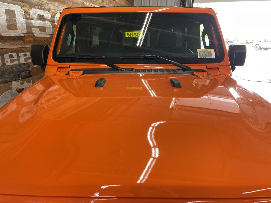 new 2025 Jeep Wrangler car, priced at $47,522