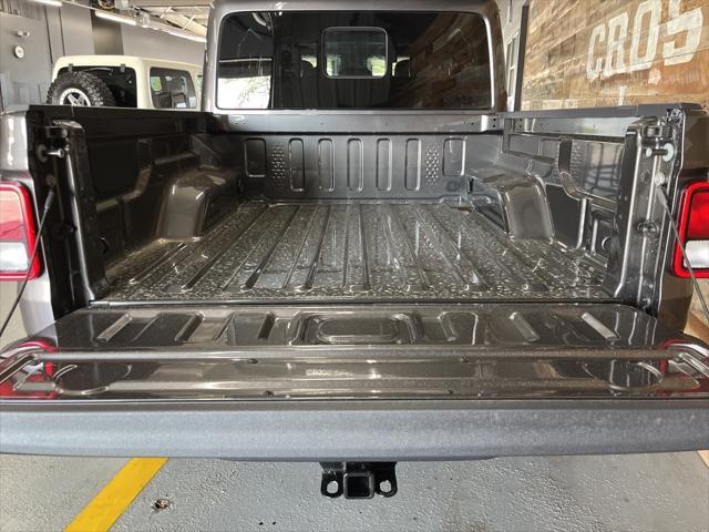 new 2025 Jeep Gladiator car, priced at $47,252