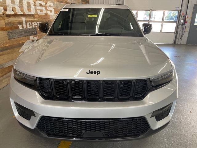 new 2025 Jeep Grand Cherokee car, priced at $44,020