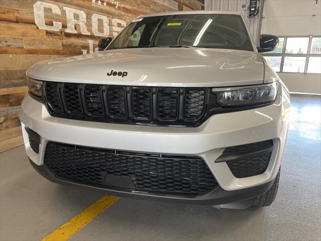 new 2025 Jeep Grand Cherokee car, priced at $44,020